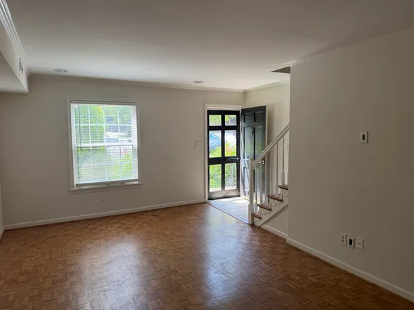 3716 Jamestown Cir, Raleigh, NC 27609