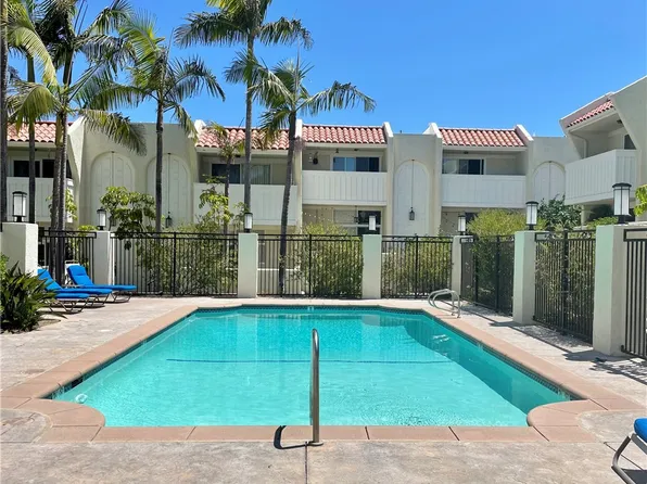 415 2nd St, Hermosa Beach, CA 90254