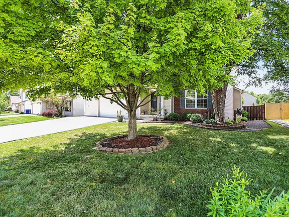 3rd image of 6018 Twyckenham Dr