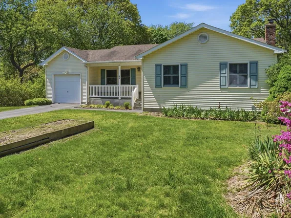 63 Crystal Drive, Aquebogue, NY 11931
