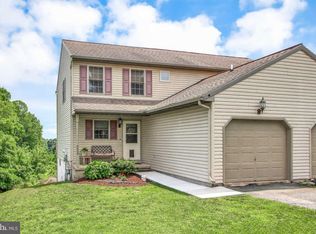 4654 Breezyview Rd, Columbia, PA 17512