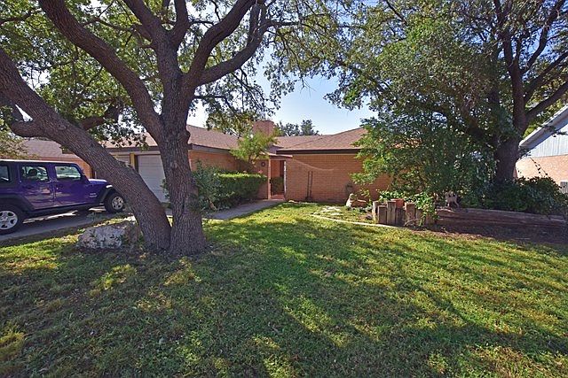 1st image of 1319 Brittany Ln