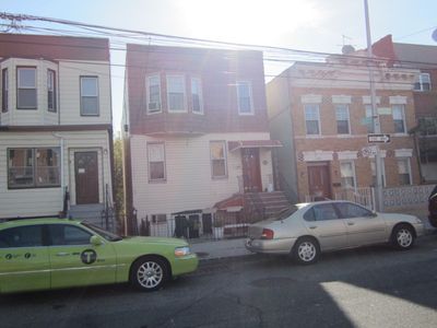 2423 23rd St, Long Island City, NY, 11102