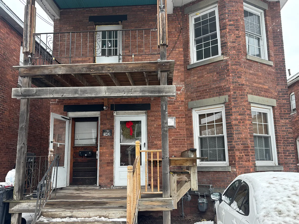 Building Photo - 142 3rd St #2