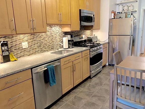 5th image of 291 8th St APT 1E