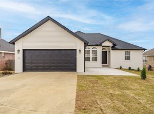 6148 W Pleasant Dr, Rogers, AR 72758