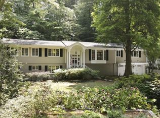 2863 Mornington Dr NW, Atlanta, GA 30327