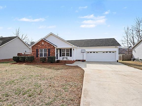 3rd image of 323 Jarrett Rd