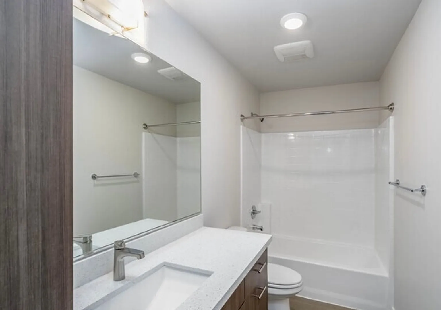 The Duo Apartments — Photo 3