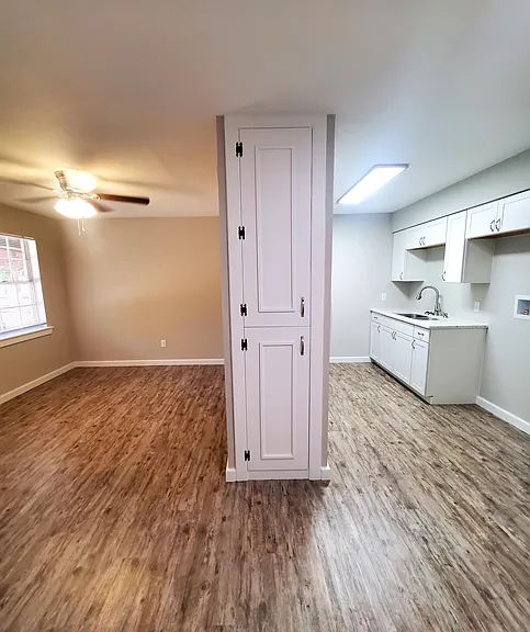 1004 E Bowie St #F — Photo 5