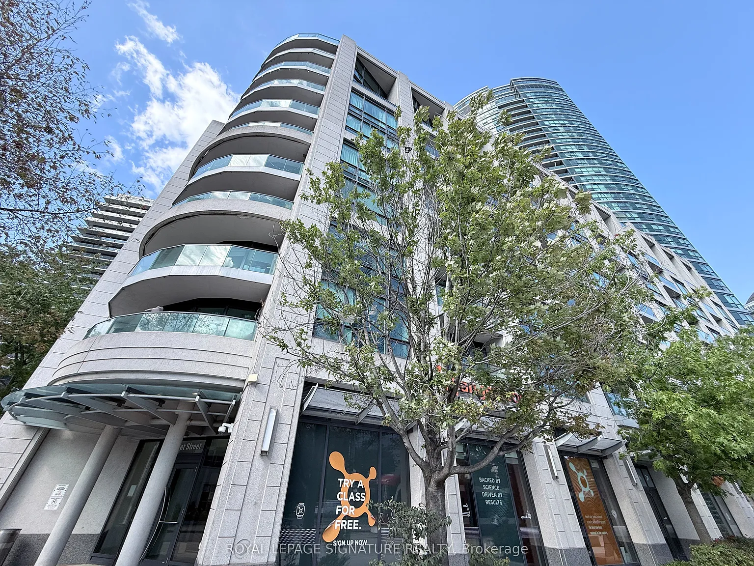 Malibu Condos At Harbourfront — Photo 3