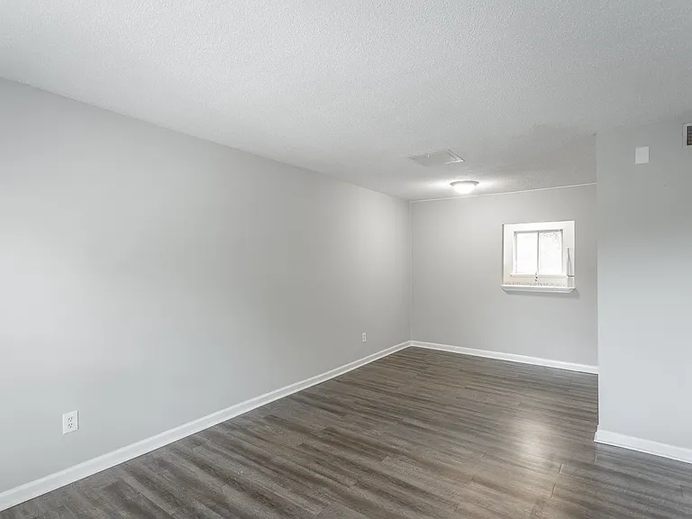 4407 Delashmitt Rd — Photo 4