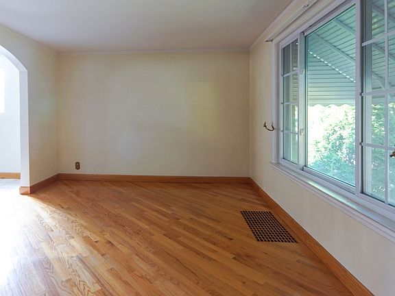 3rd image of 3431 S 58th Ave