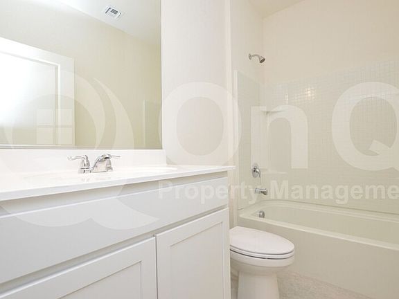 3rd image of 2438 E Alonso Dr