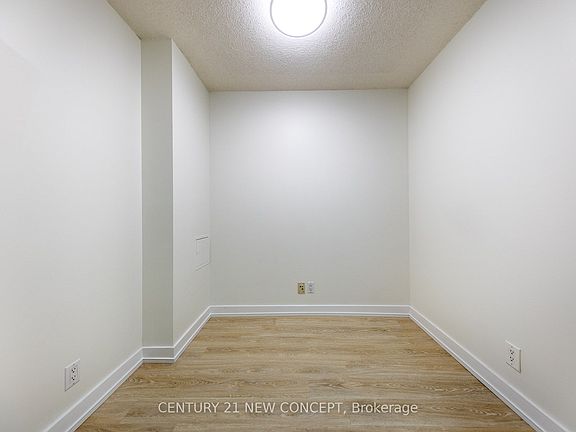 4th image of 381 Front St W #501