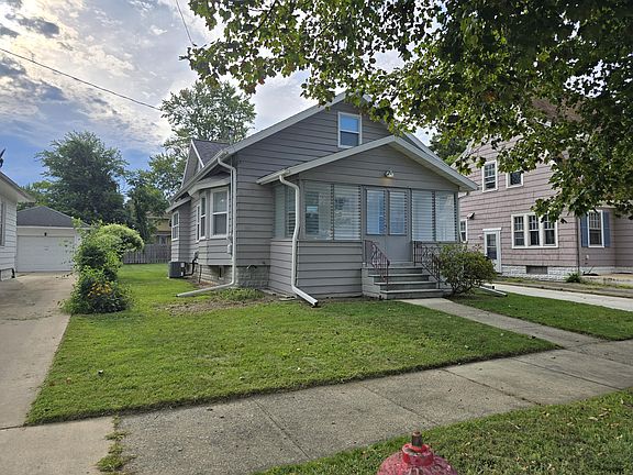 2nd image of 110 N Higby St