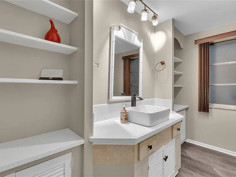 7420 Cass Cir — Photo 26
