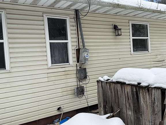 3rd image of 7 Terrace Ln
