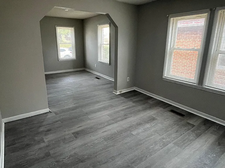 6148 Laura Ave — Photo 5