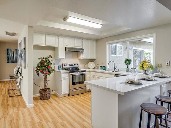 4th image of 7507 Moltzen Dr