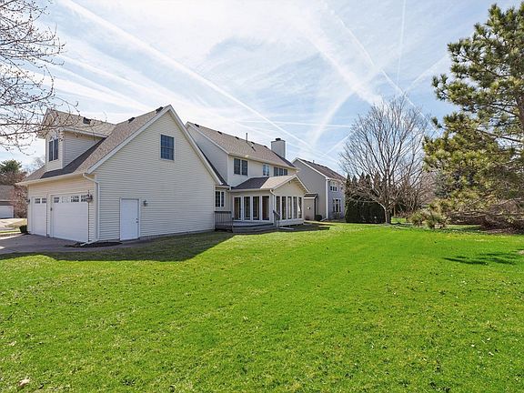 3rd image of 5160 Charter Oaks Dr