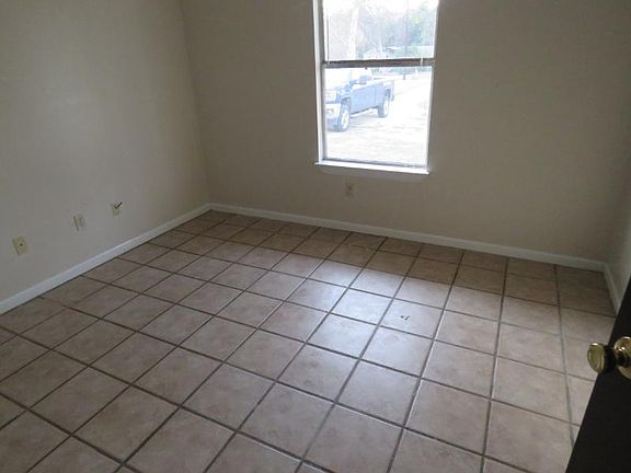 5th image of 192 Crescent Creek Ln