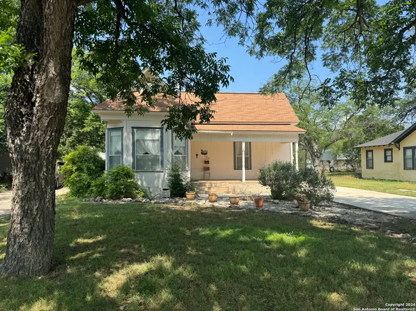530 North High Street, Uvalde, TX 78801