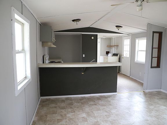4th image of 6851 S County Road 1100 W