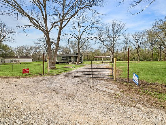 2nd image of 4517 Harvey Rd