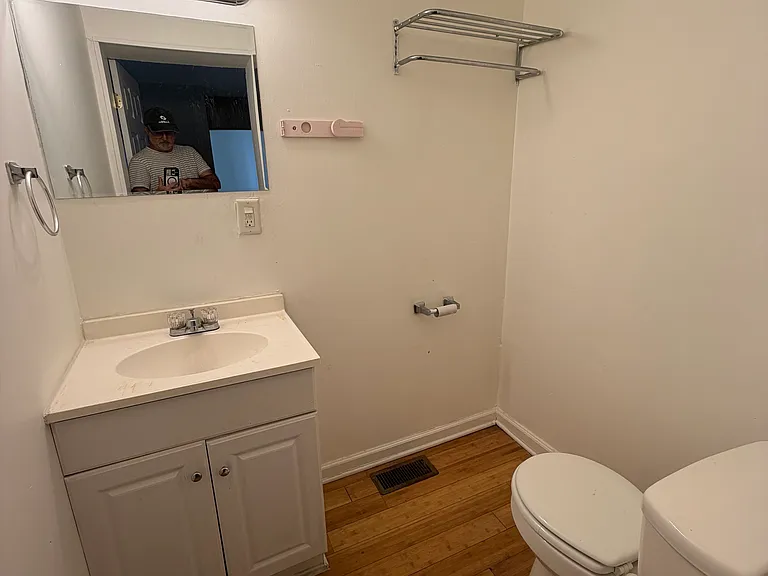813 Wilson Ave — Photo 7