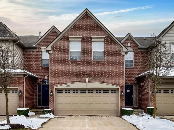 41101 N Maplewood Dr, Canton, MI 48187