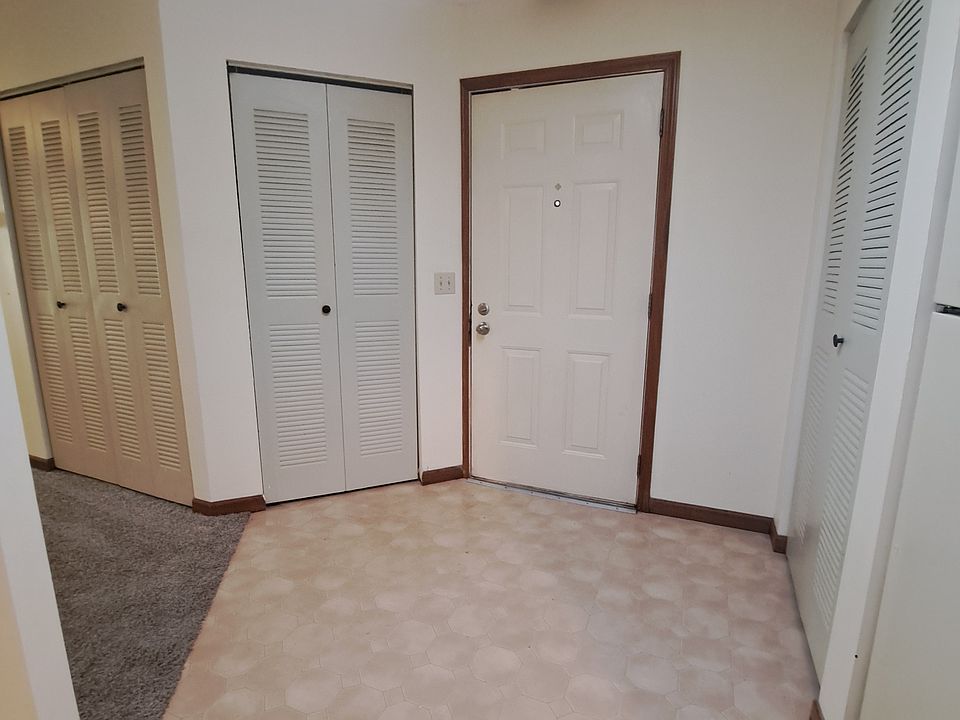 Front door into kitchen