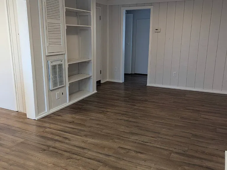 1229 Round Top St #2 — Photo 5