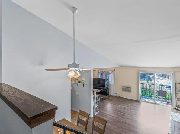 8525 West Waterford AVENUE #7, Greenfield, WI 53228