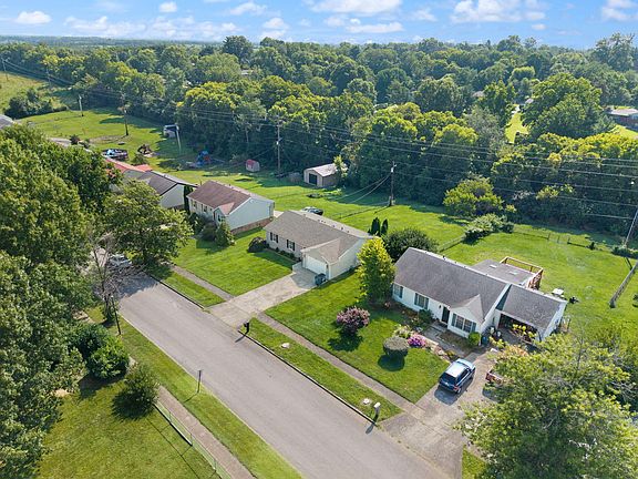 2nd image of 208 Hartland Dr