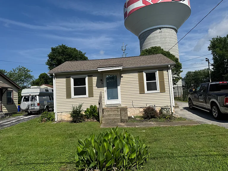 1700 Johnson Dr — Photo 1