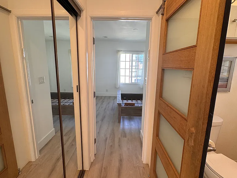 1339 S Mansfield Ave — Photo 12