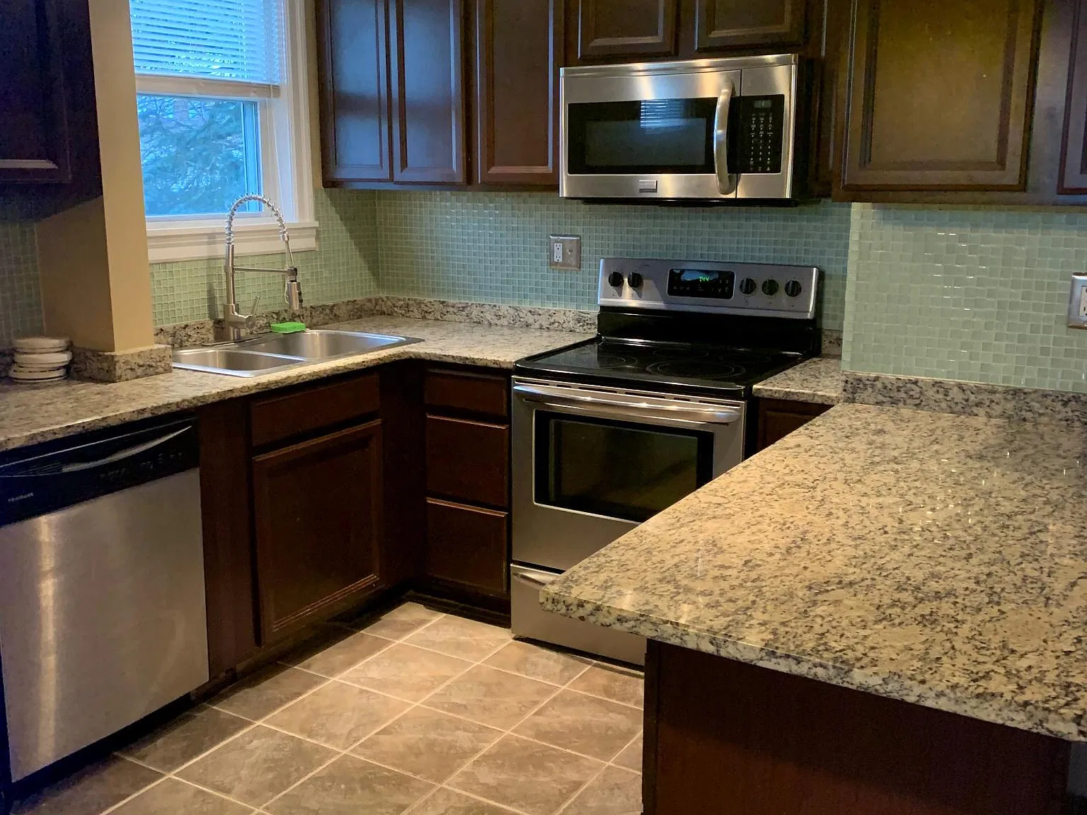 231 Maplewood Ave — Photo 3