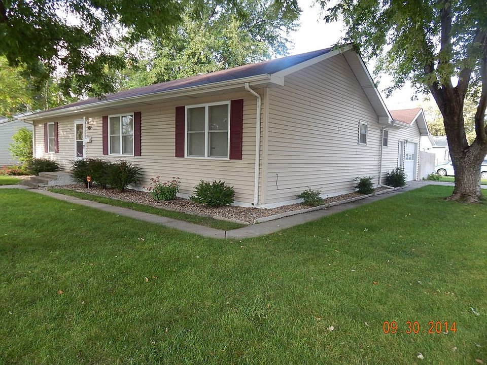 2nd image of 902 S Claussen Ave