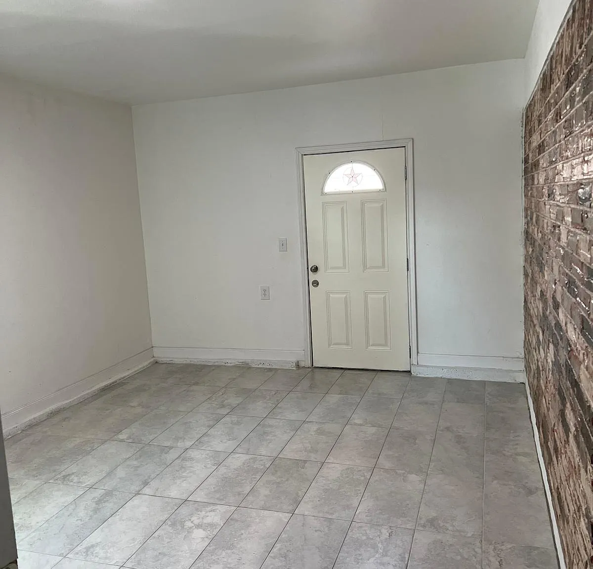 1 bed, 650 sqft, $1,200 — Photo 3