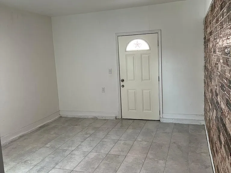 Immediately enter into the living room