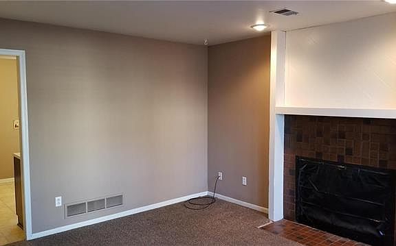 5th image of 104 NE Forest Ave