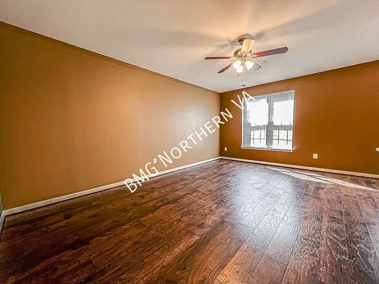 9535 Center St — Photo 4