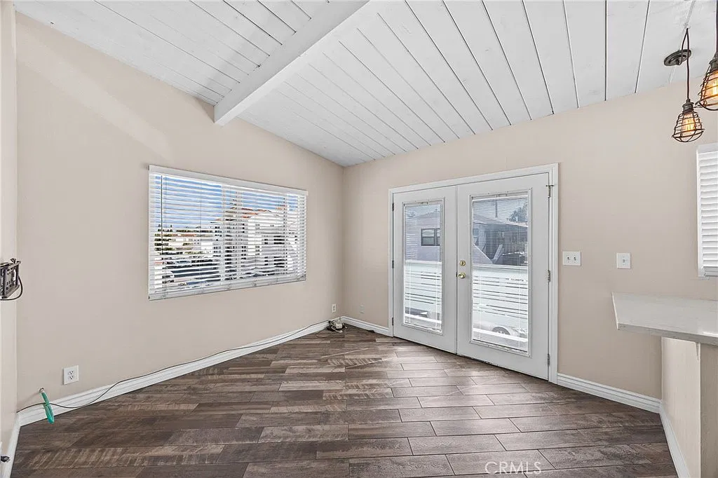 1 bed, 395 sqft, $2,225 — Photo 2