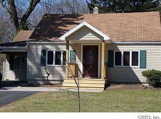 117 Chestnut Rd, North Syracuse, NY 13212