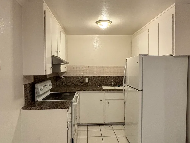 85 Kent Ct #21 — Photo 7