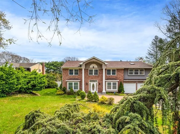 101 Stonehurst Lane, Dix Hills, NY 11746