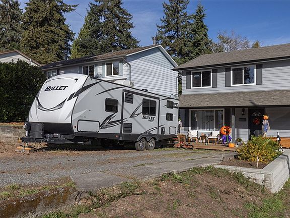 2nd image of 628 Nova St