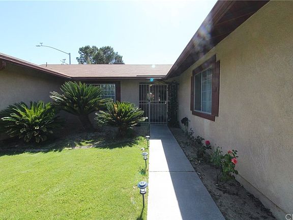 3rd image of 12885 Desert Creek Cir