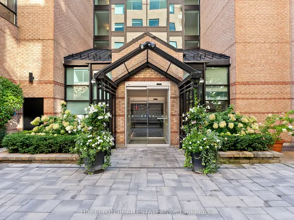 225 Davenport Rd #211, Toronto, ON M5R 3R2